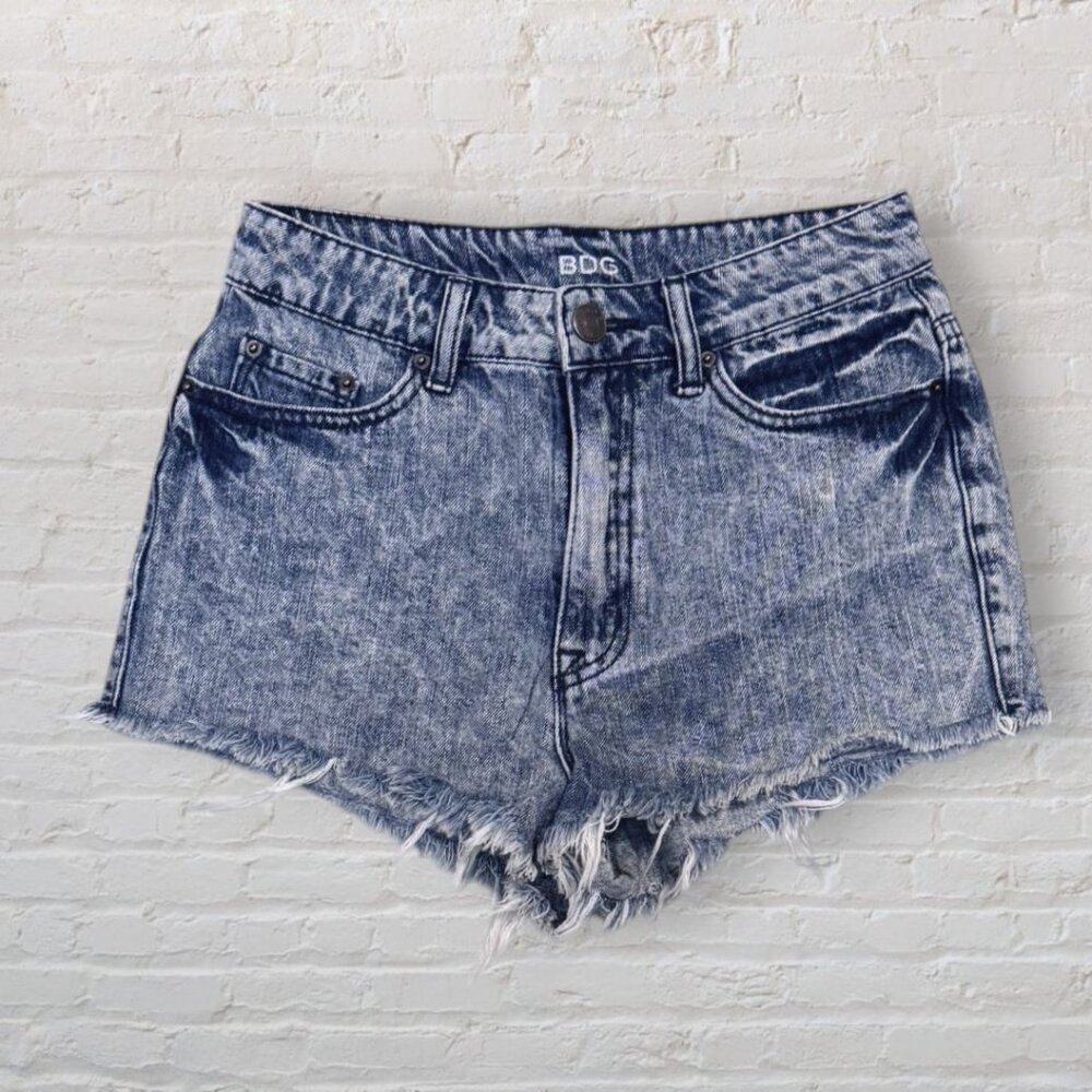 BDG High Rise Denim DREE Cheeky Raw Hem Frayed Edge Jeans Shorts Acid Wash 27